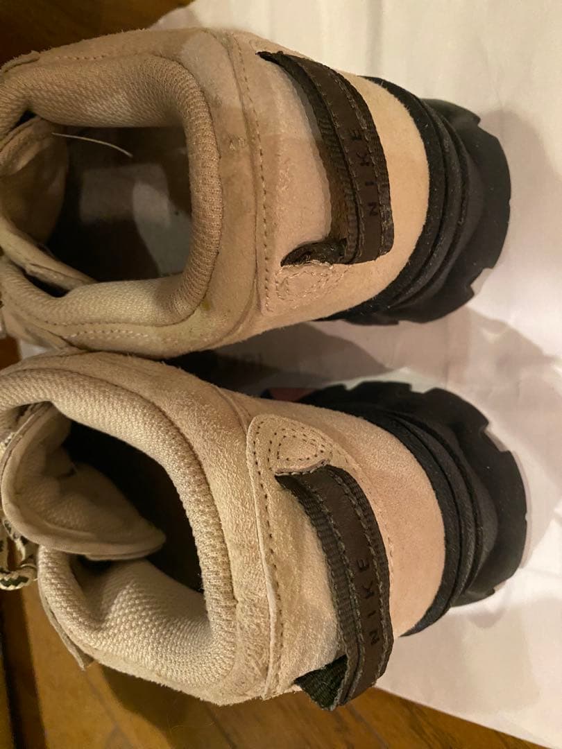 Nike ヴィメンズ　ラハールLOW 24.0cm