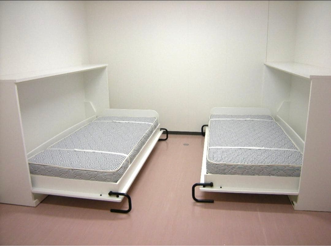 国産オーダーメイド壁収納ベッド2台　定価130万円　民泊やゲストハウスに