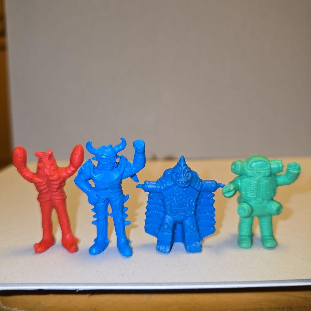 無版権ウルトラ怪獣消しゴム - メルカリ