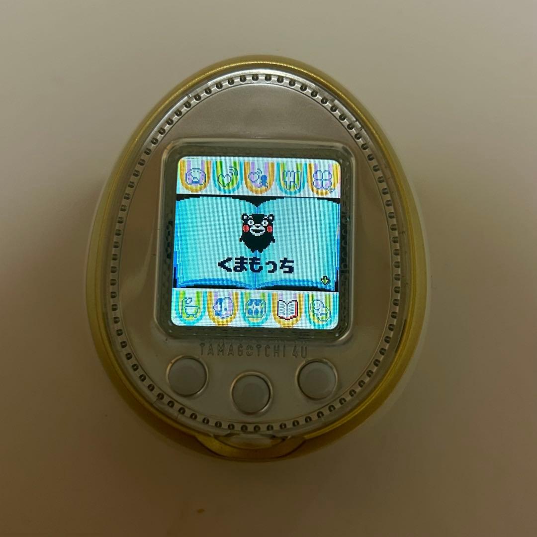 【箱、取扱説明書付き】たまごっち4u ホワイト 本体 ダウンロードキャラあり