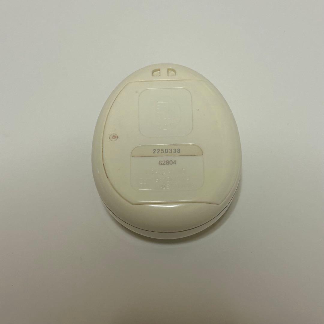 【箱、取扱説明書付き】たまごっち4u ホワイト 本体 ダウンロードキャラあり