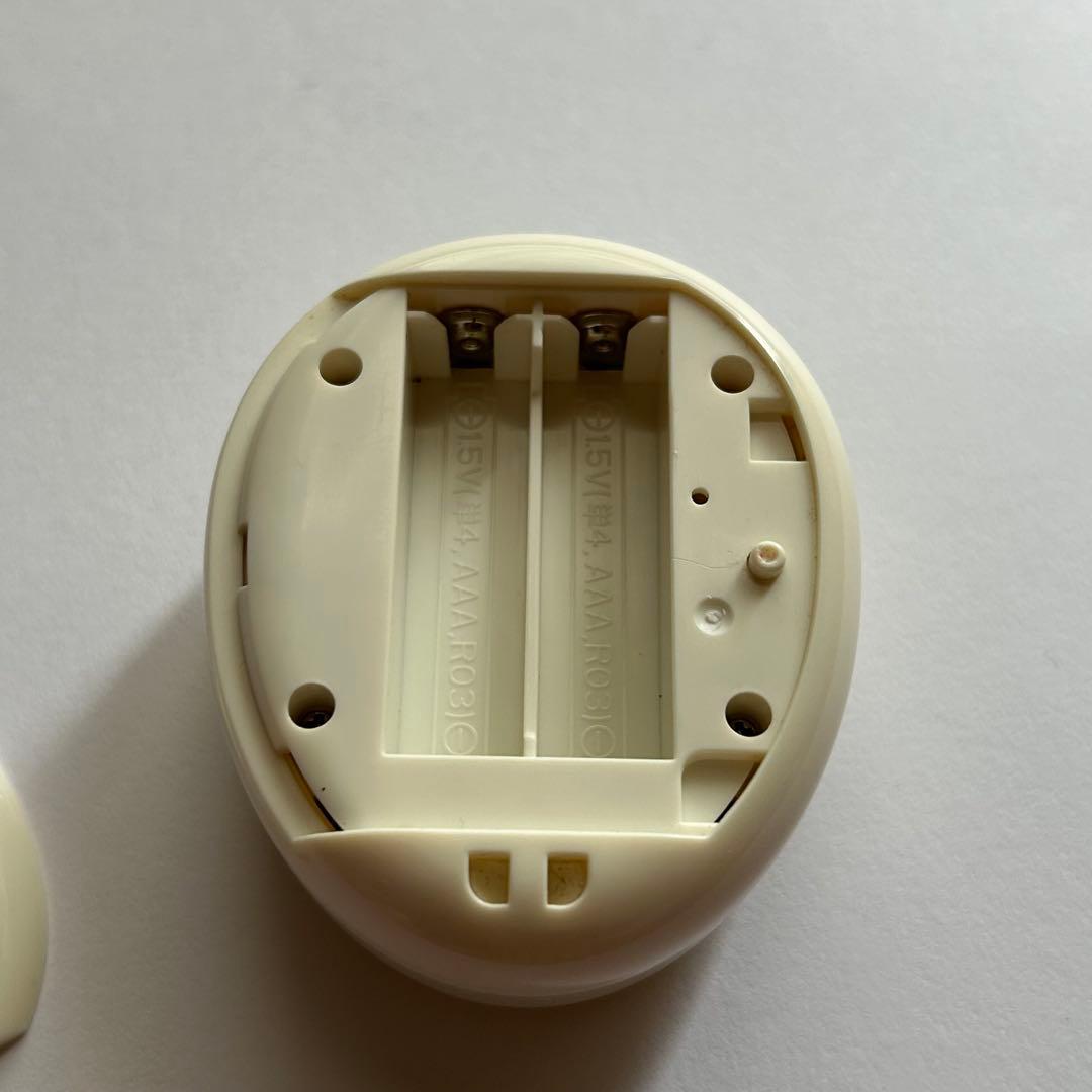 【箱、取扱説明書付き】たまごっち4u ホワイト 本体 ダウンロードキャラあり