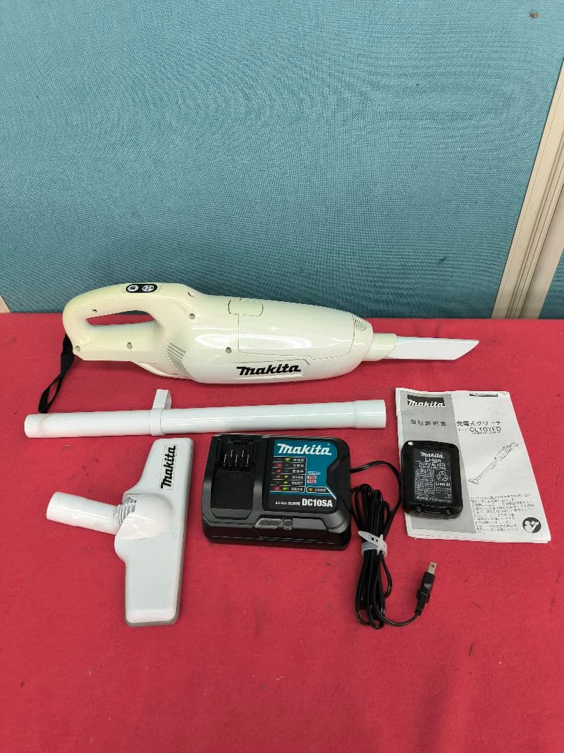 美品　マキタ コードレス掃除機CL107 紙パック式　CL107FDSHW
