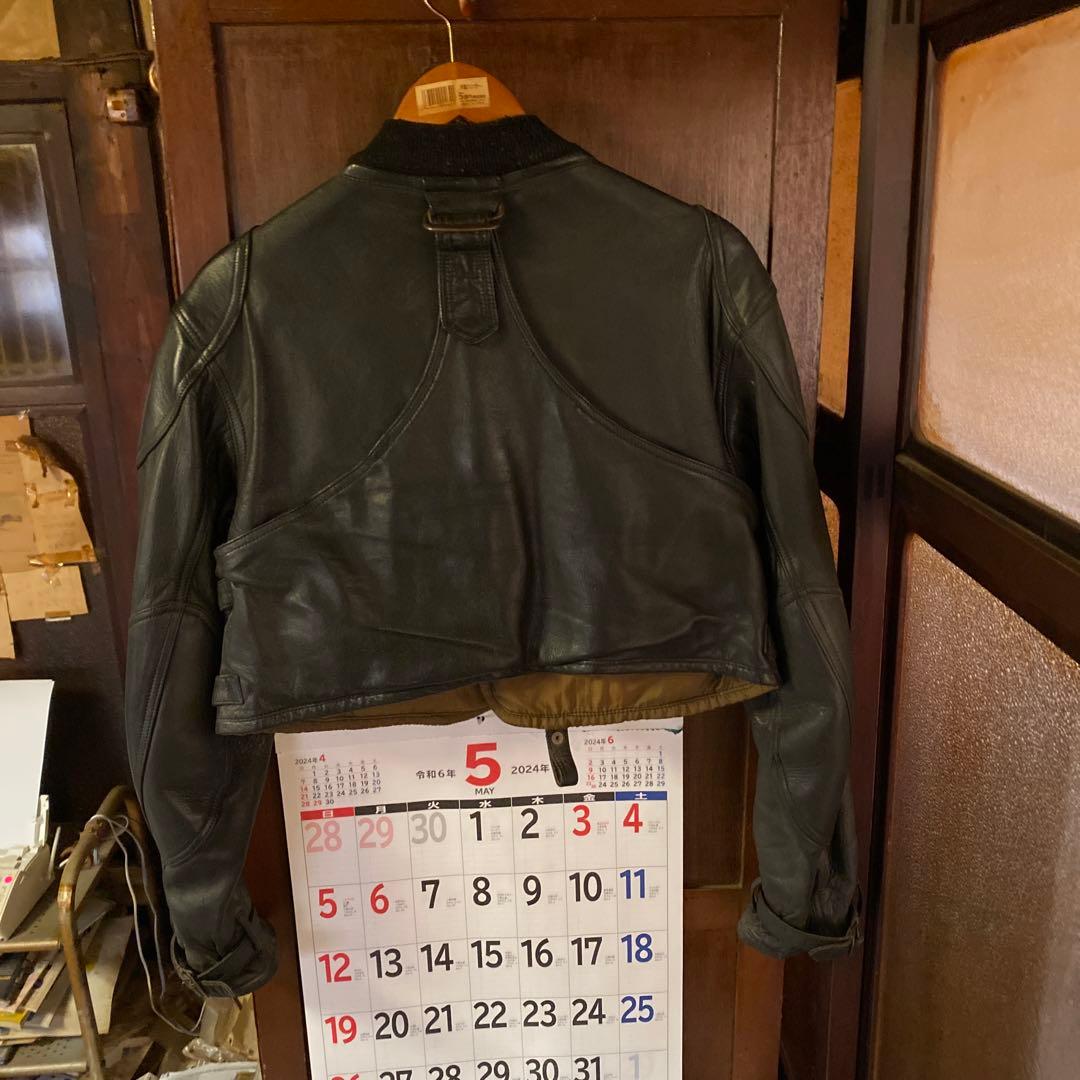 傑作‼️ ハロルズギア ベリーショートレザージャケット - メルカリ