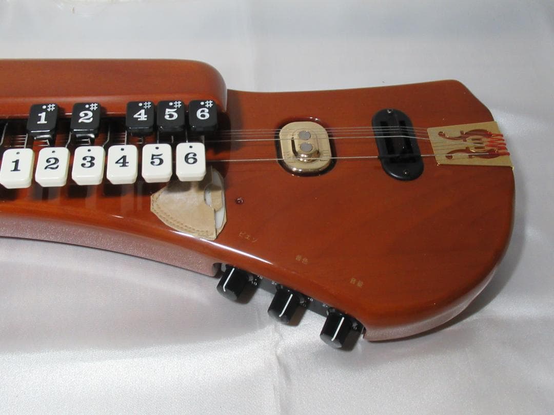 SUZUKI / スズキ　こはく　ソプラノ　電気大正琴　専用ケース付き