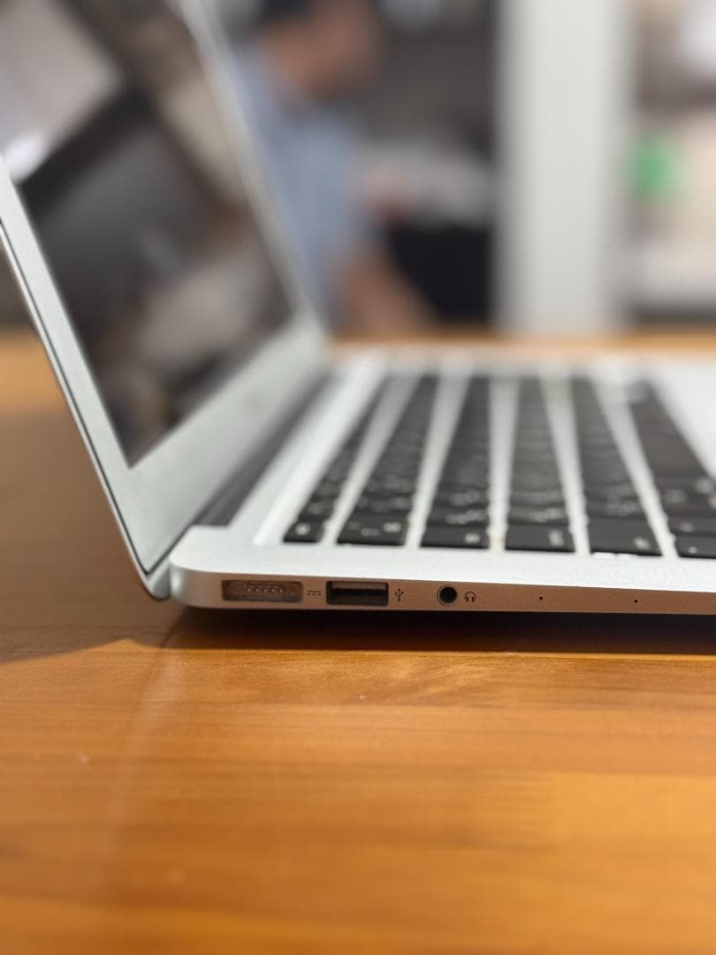 MacBook Air 13インチ 2017 Core i5 SSD新品・美