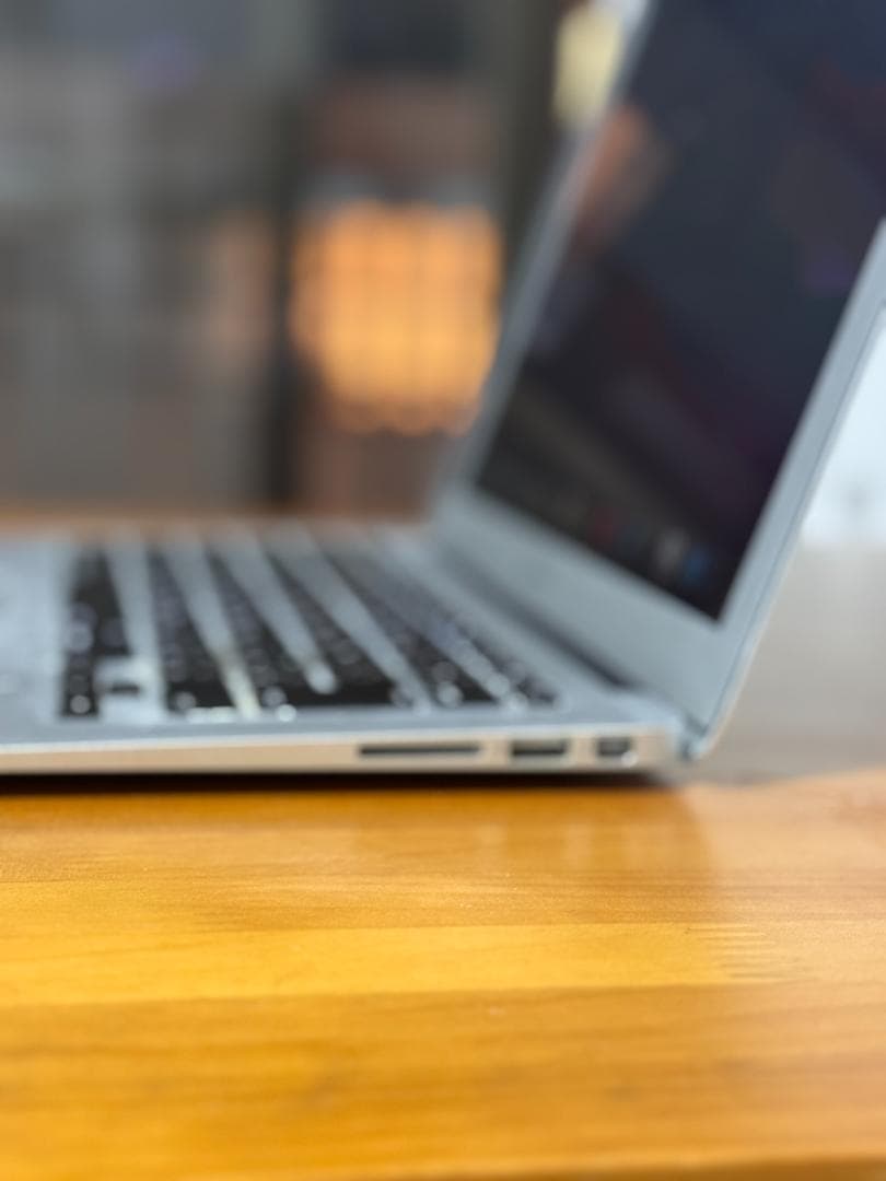 MacBook Air 13インチ 2017 Core i5 SSD新品・美