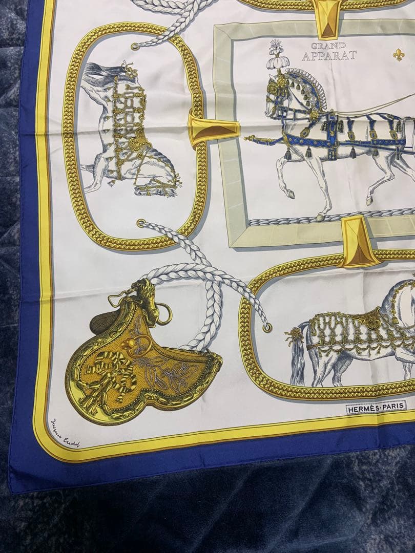 HERMES シルクスカーフ 馬のプリント 90cm