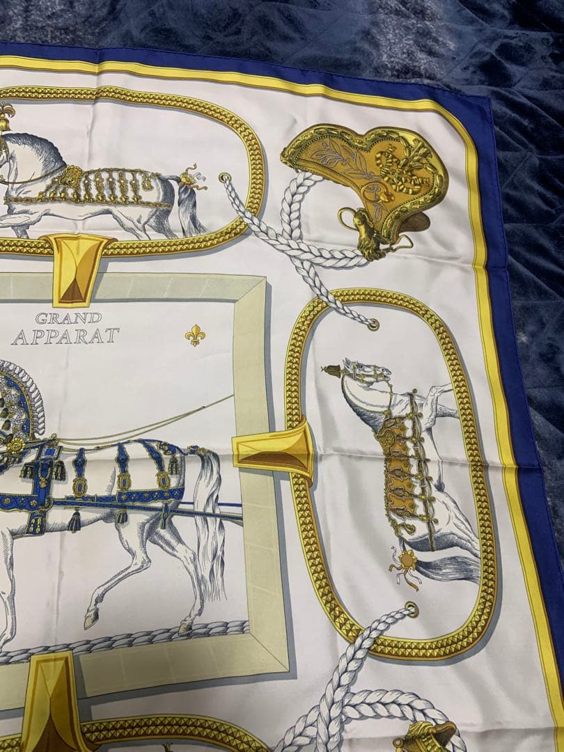 HERMES シルクスカーフ 馬のプリント 90cm