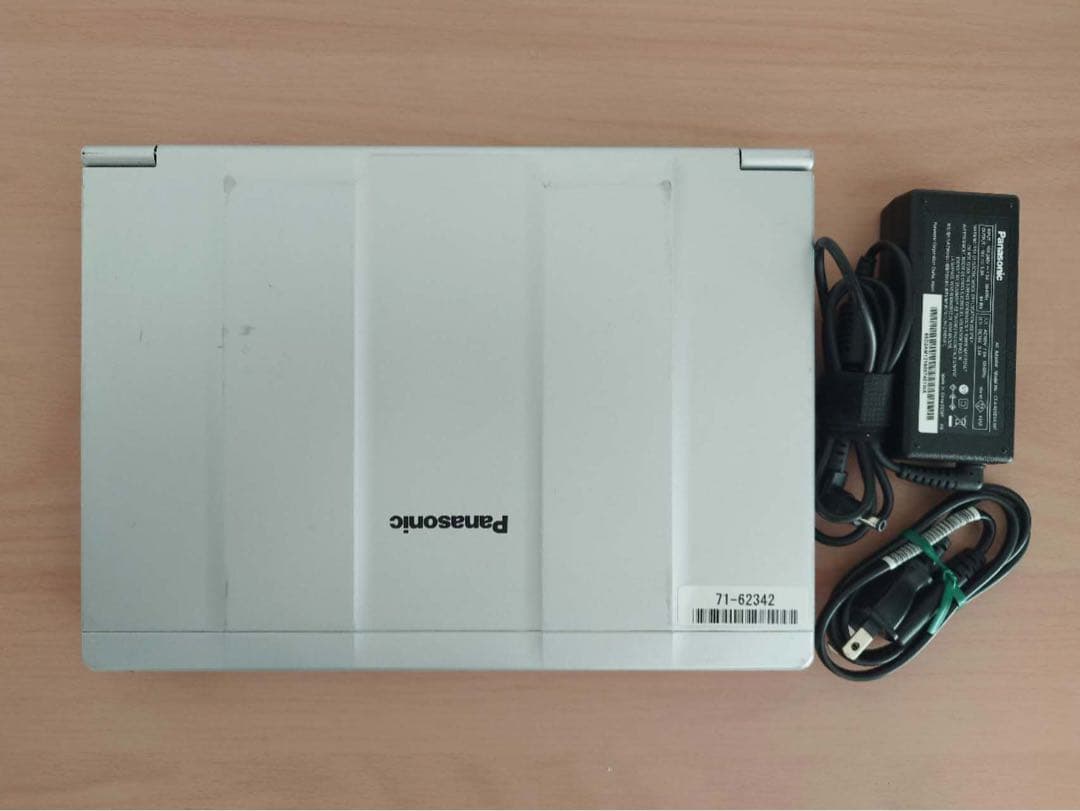 使用310H CF-SV1/第10代i5/8GB/SSD256GB/office