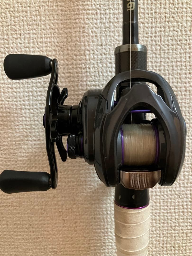 Cheetah ベイトリール 黒/紫