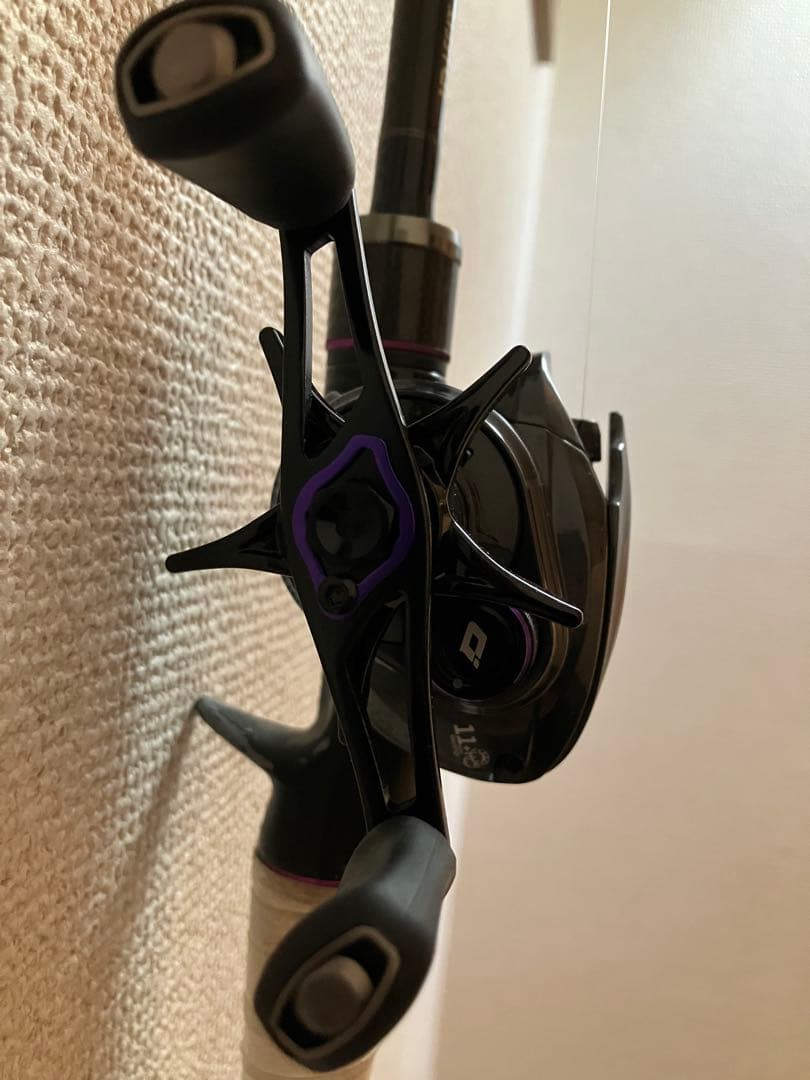 Cheetah ベイトリール 黒/紫