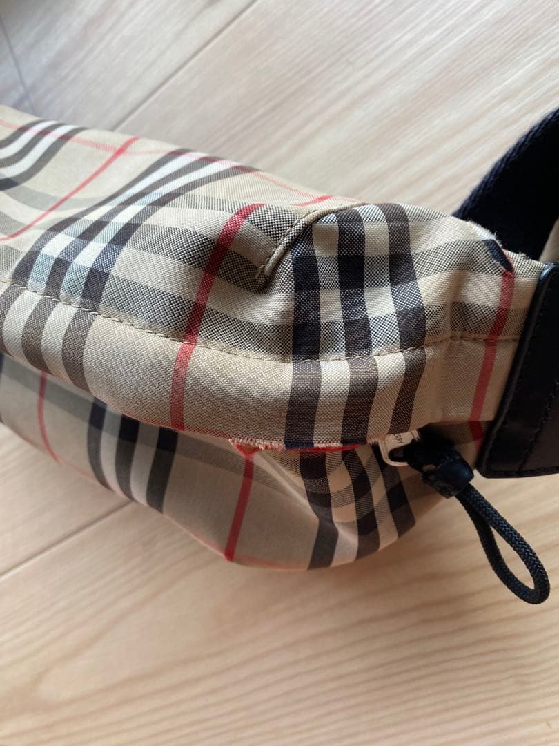 Burberry ボディバッグ　チェック　バムバッグ　バーバリー