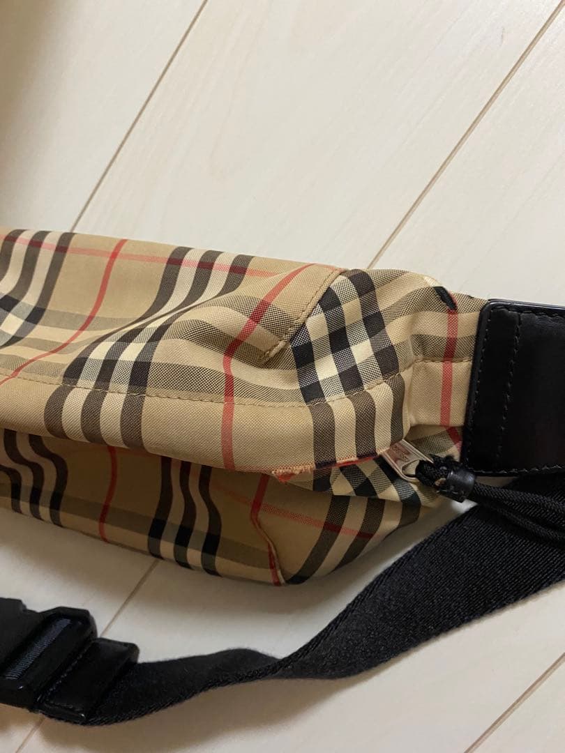 Burberry ボディバッグ　チェック　バムバッグ　バーバリー
