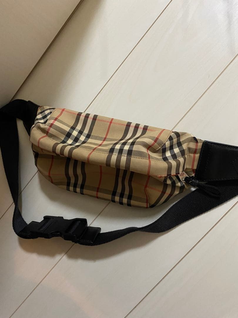 Burberry ボディバッグ　チェック　バムバッグ　バーバリー