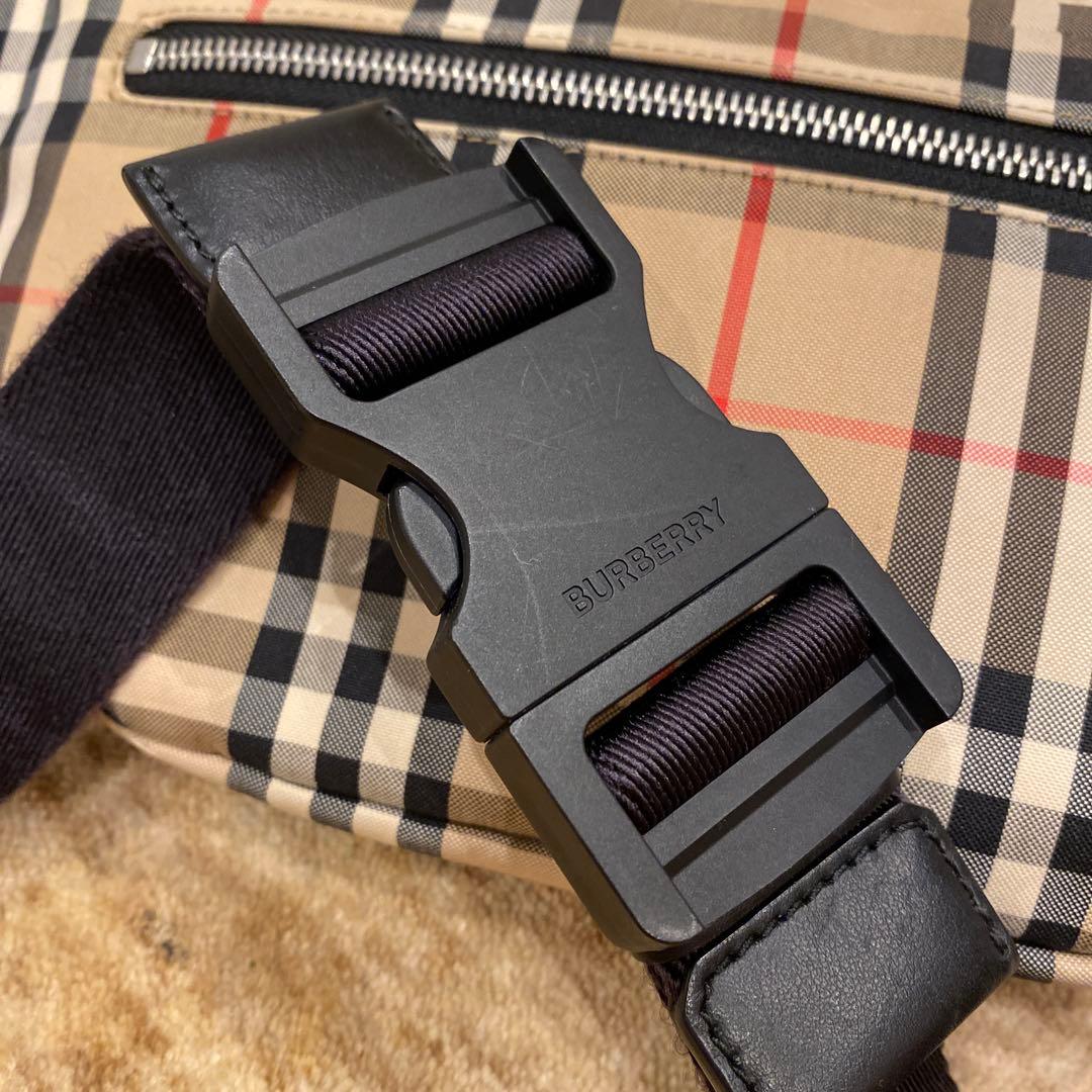 Burberry ボディバッグ　チェック　バムバッグ　バーバリー