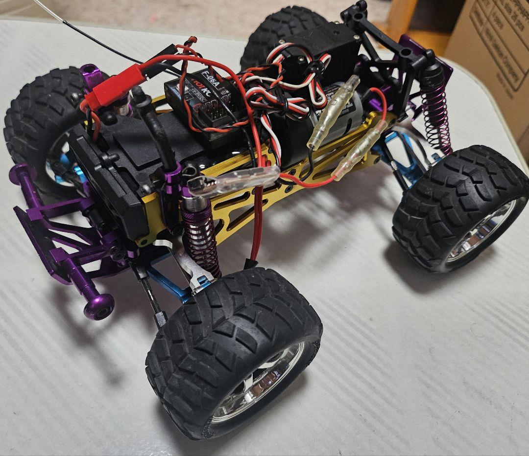 ミニジーラ HPI ラジコン HOT BODIES