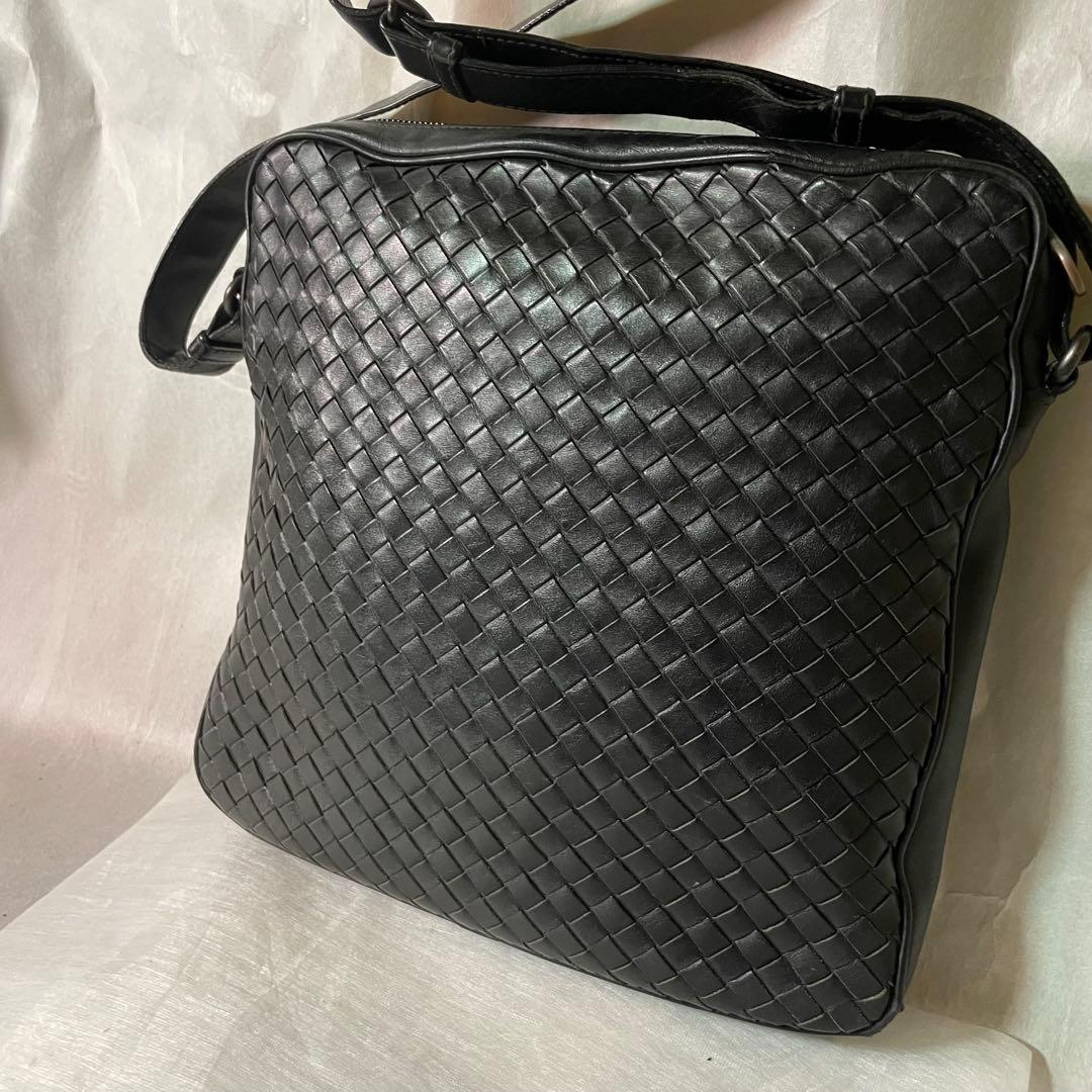 定価20万超！BOTTEGA VENETAイントレチャート ショルダーバッグ