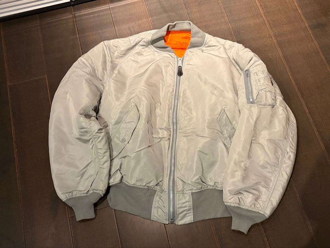 US製！　アルファインダストリーズ　MA-1