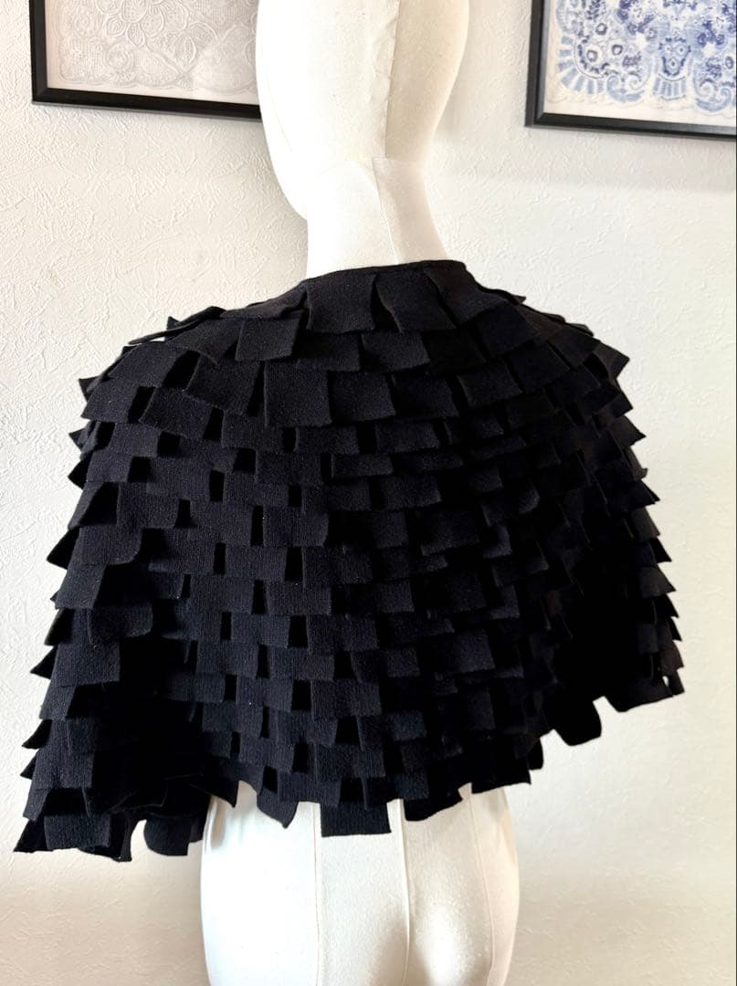 大幅値下げしました！CHANEL シャネル　ブラック フリル ケープ 38