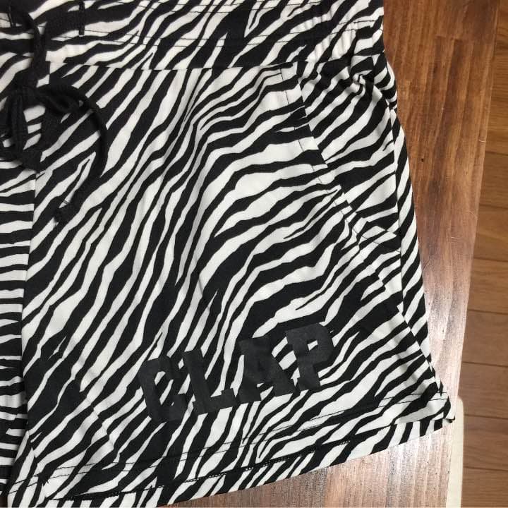 CLAP フィットネス・ゼブラ柄の上下セット