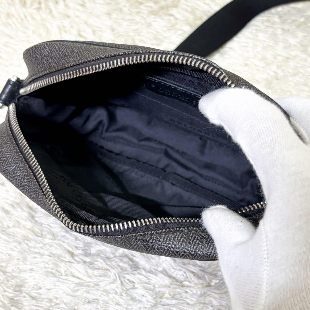 【良品】ブルガリ ウィークエンド ショルダーバッグ カメラバッグ クロスボディ