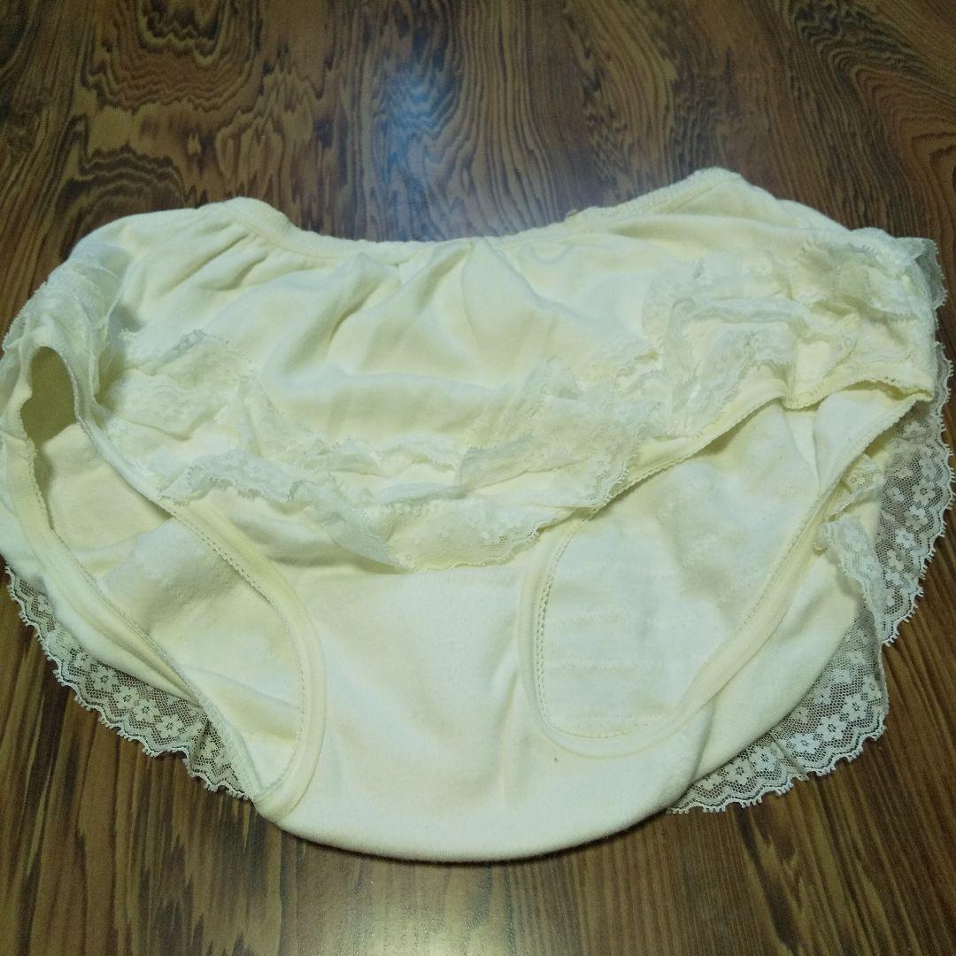 テニス上下ウェアとアンダースコート