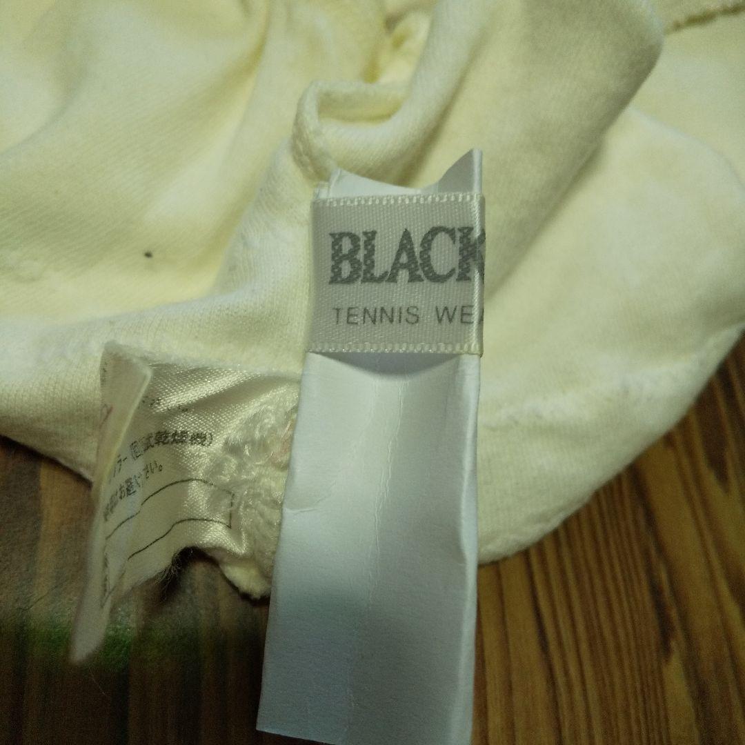 テニス上下ウェアとアンダースコート