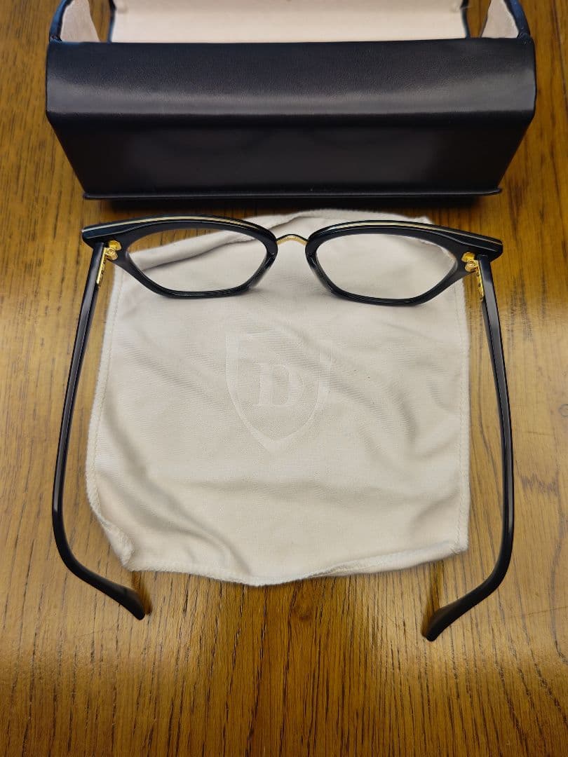 K*G様 メガネ　ディータ ブラック キャットアイ