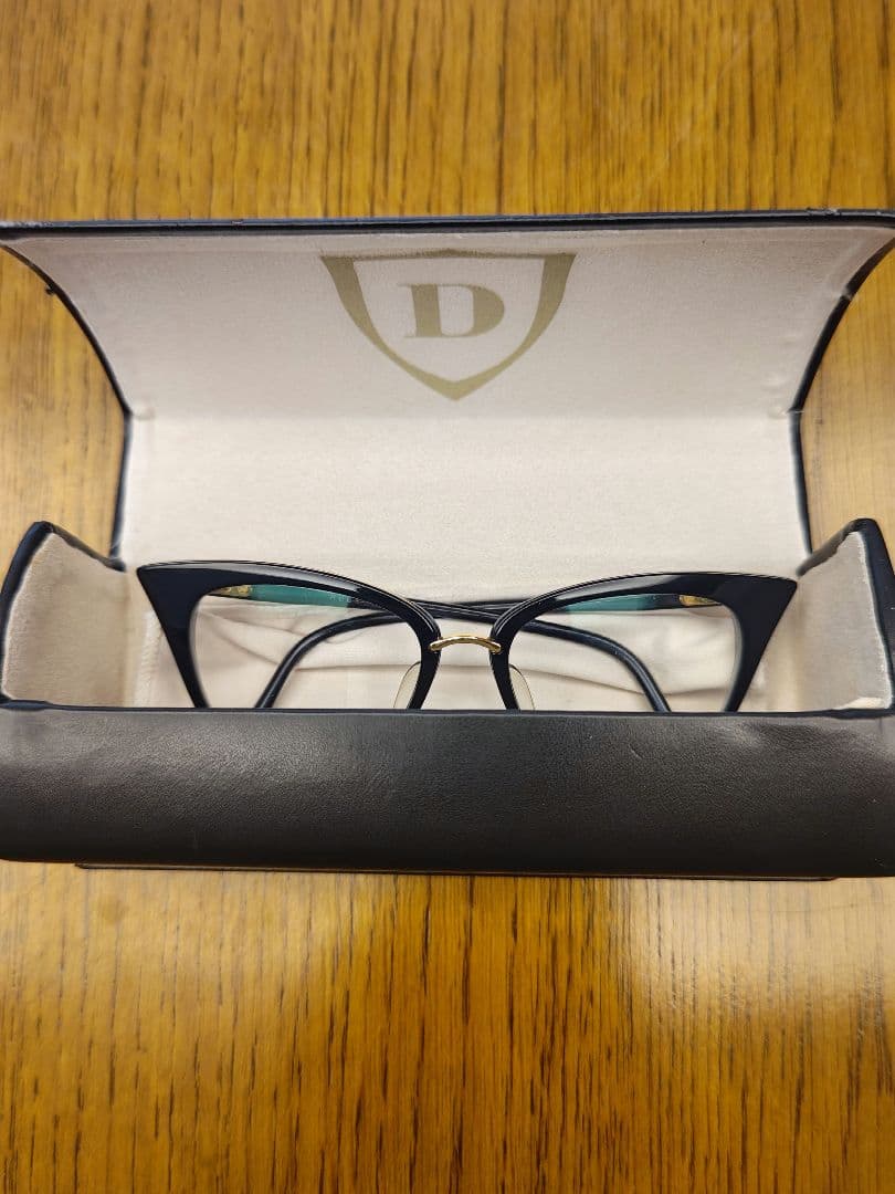 K*G様 メガネ　ディータ ブラック キャットアイ