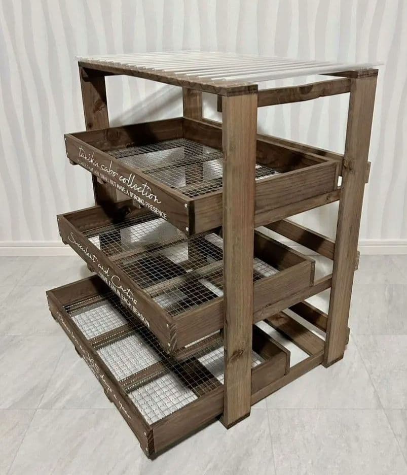 採光屋根付き3段木製プランターラック 多肉植物