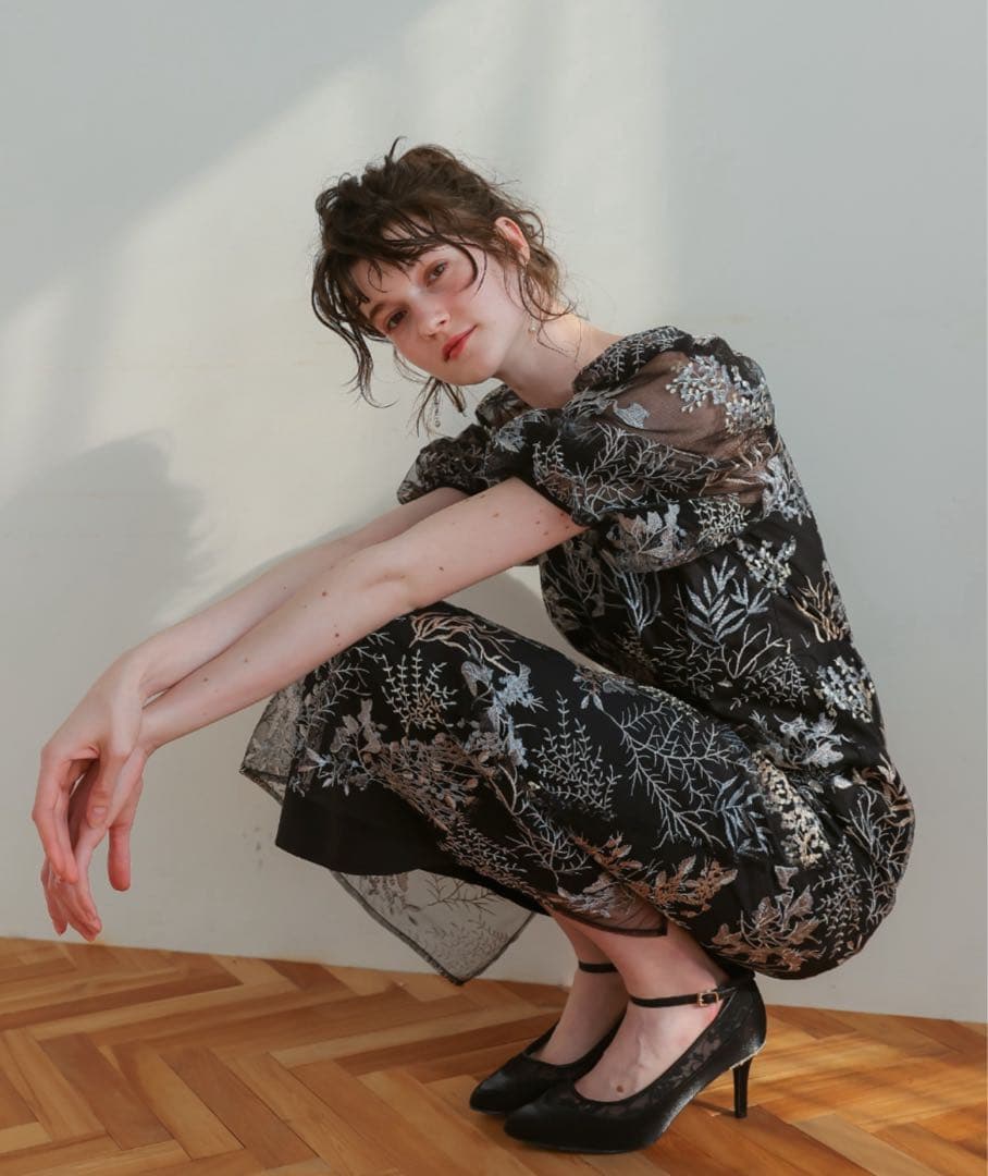 9★新品★ ドリードール　ボタニカル 刺繍 パフスリーブ ワンピース サンプル品