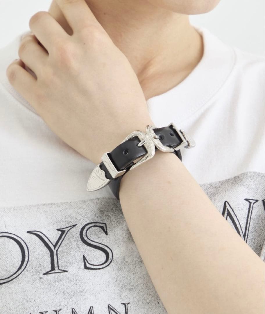 【TOGA PULLA】Double buckle bangle