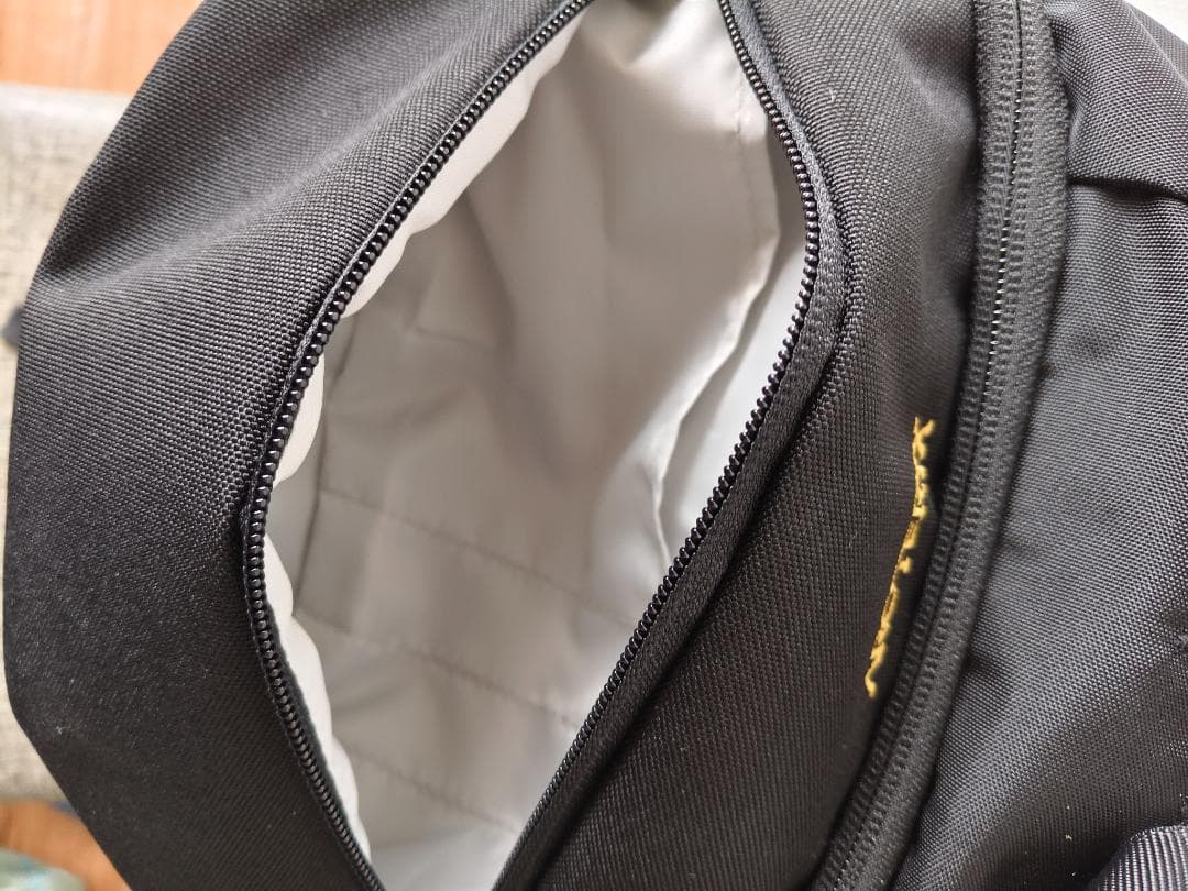 Arc'teryx 黒バックパック26L