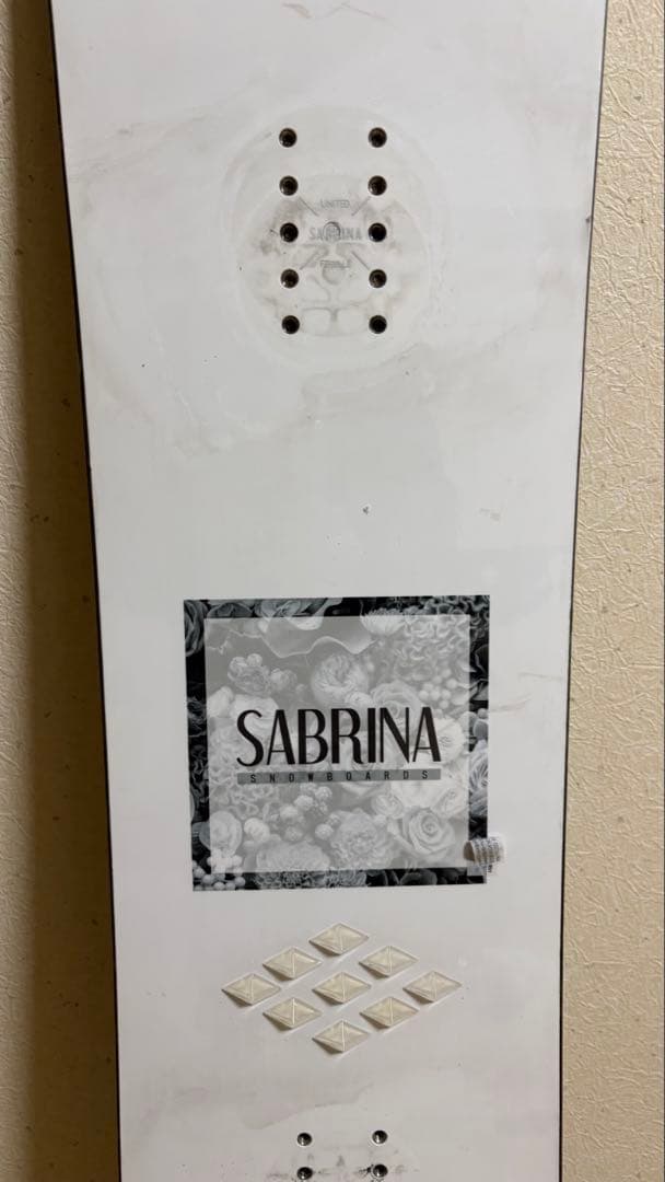 SABRINA スノーボード 142cm KEVLARコア - スノーボード一 番 安い