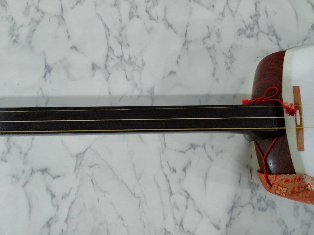 弦楽器 三味線 ハードケース付 調子笛、弦など付属（S1-2）