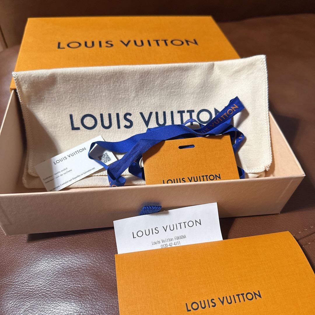 ルイヴィトン ポルトフォイユ サラ モノグラムジャイアント リバース