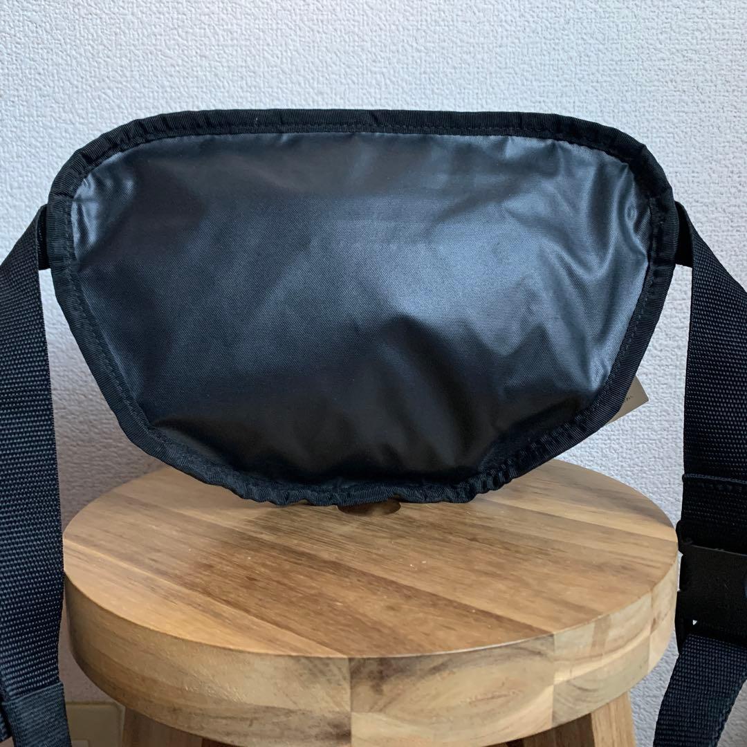 ＊極美品＊マルジェラMM6 × EASTPAK ボディバッグ 黒白