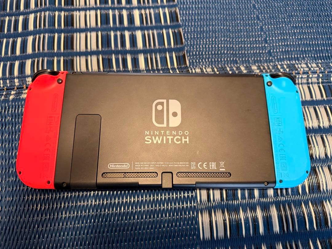 Nintendo Switch 本体 スイッチ フィルム貼付済 ハードカバー付き