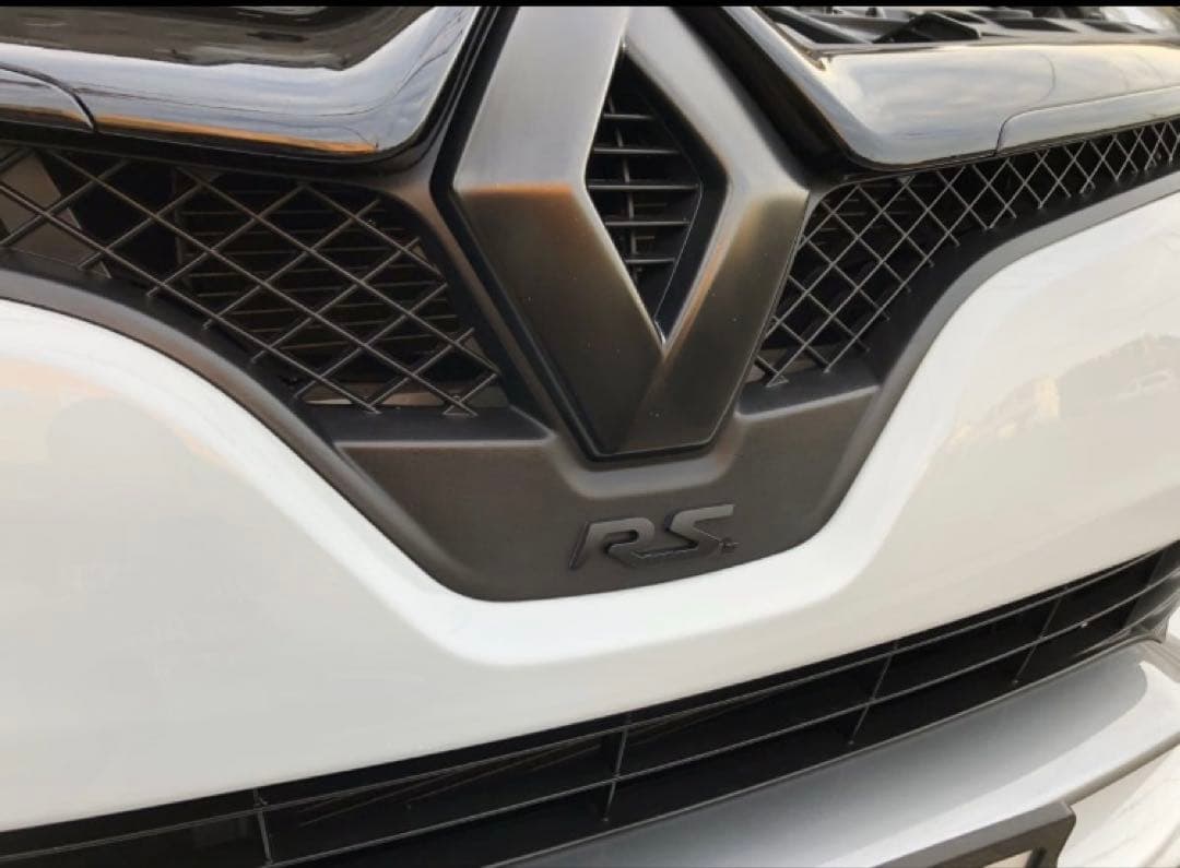 ルノー ルーテシア4/キャプチャー エンブレム前後セット 黒 - メルカリ