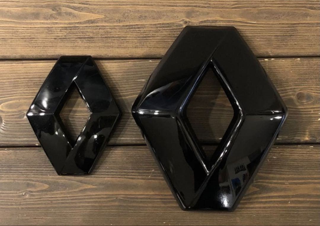 ルノー ルーテシア4/キャプチャー エンブレム前後セット 黒 - メルカリ