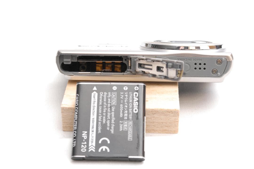 CASIO EXILIM EX-ZS26 (良品）