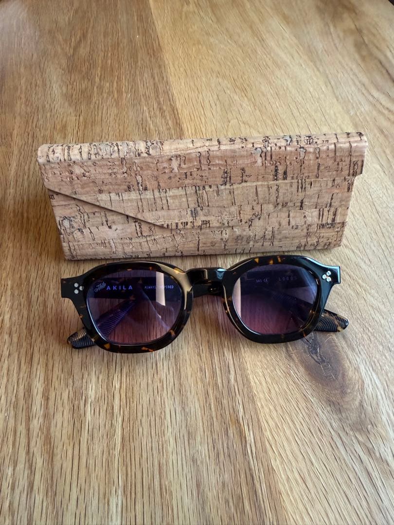 AKILA サングラス LOGOS　新品未使用