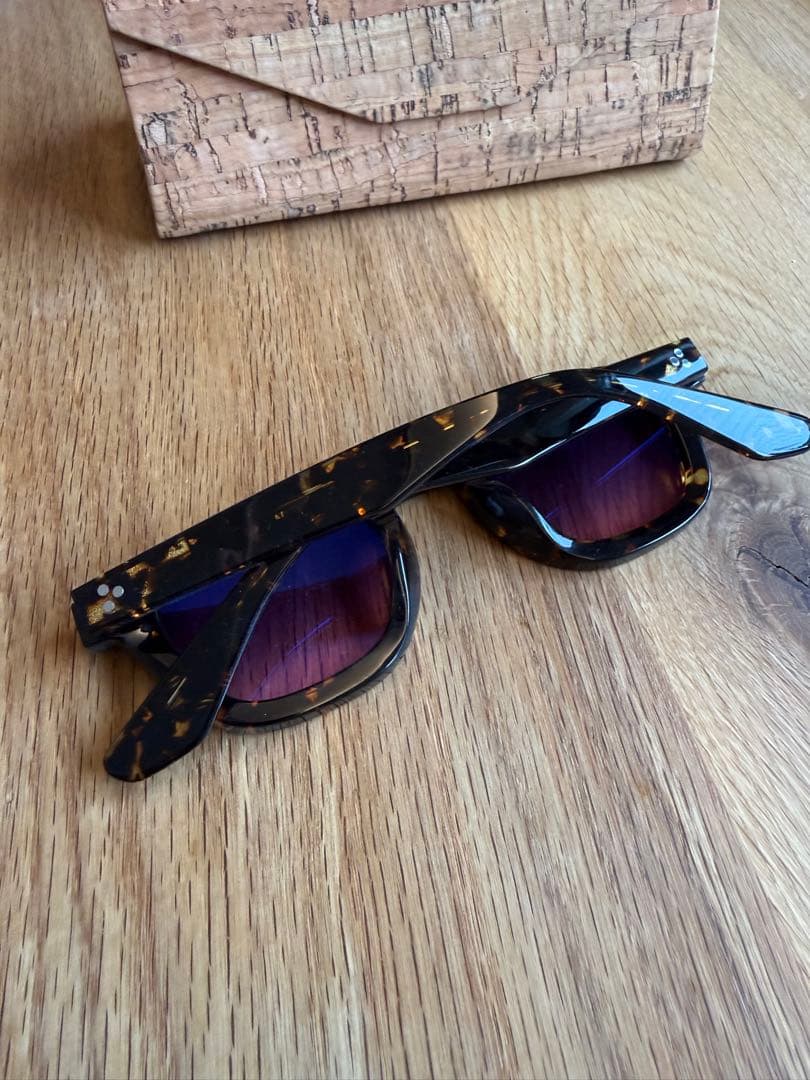 AKILA サングラス LOGOS　新品未使用