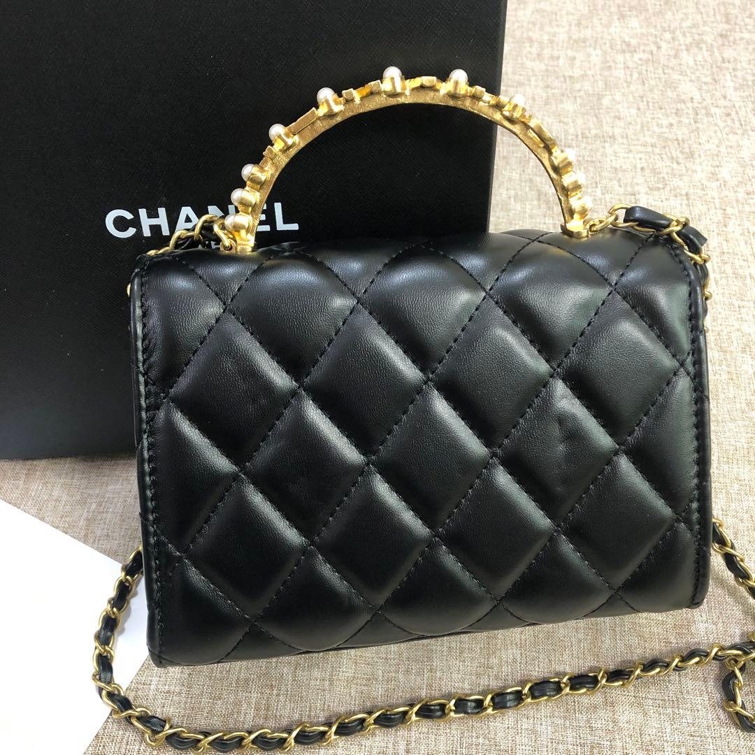 ノベルティ ホワイト キルティング ショルダーバッグ VIP ギフト