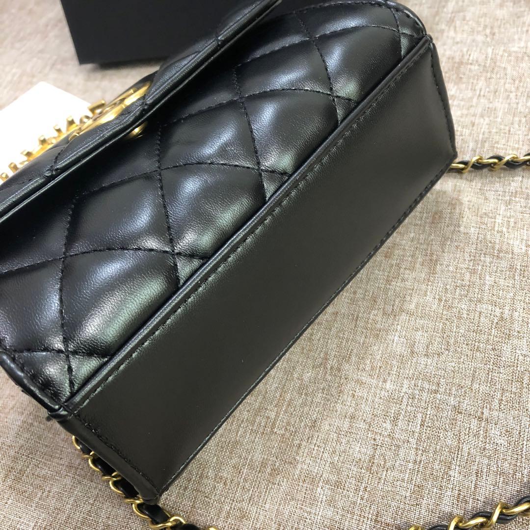 ノベルティ ホワイト キルティング ショルダーバッグ VIP ギフト