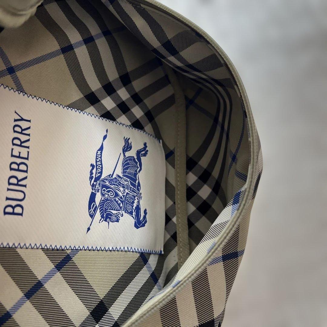 Burberry バーバリー　新品同様　ボディバック