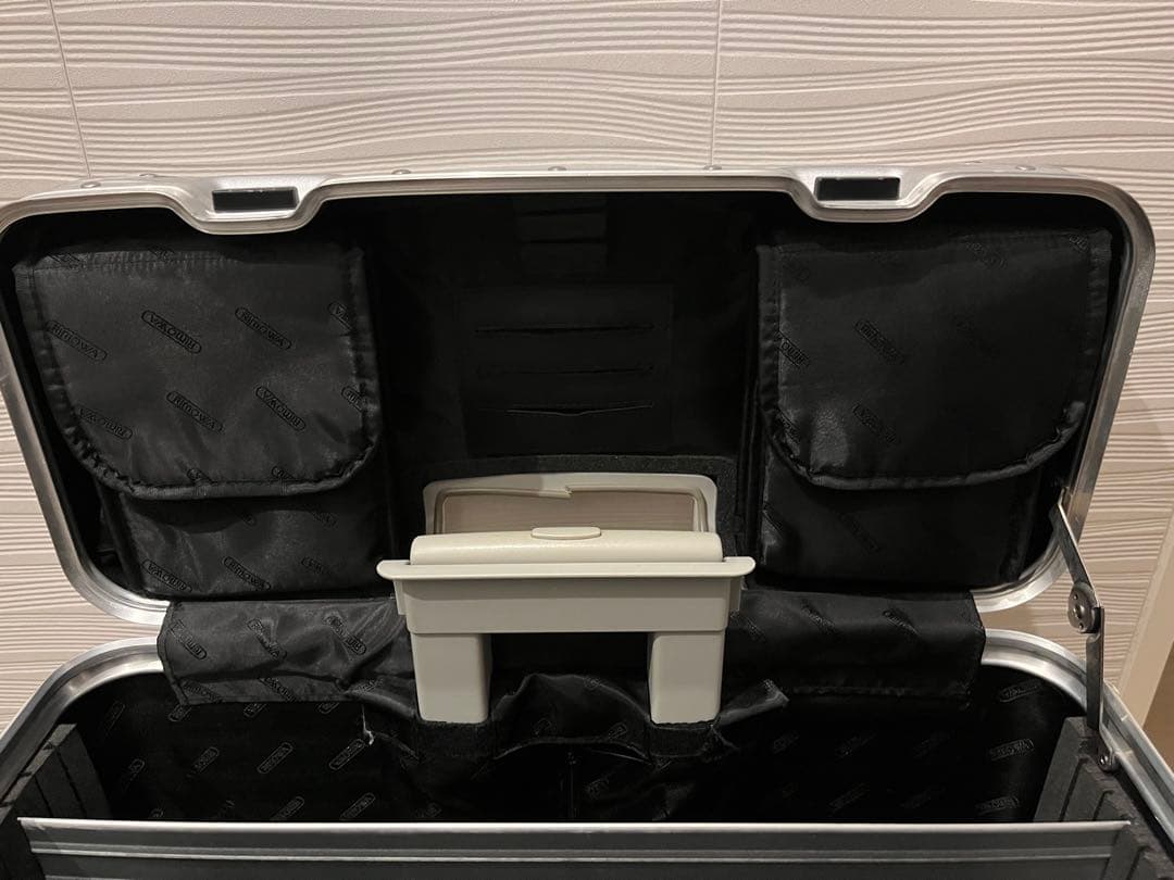 RIMOWA パイロットトロリー 2輪 廃盤 Audi仕様 - メルカリ