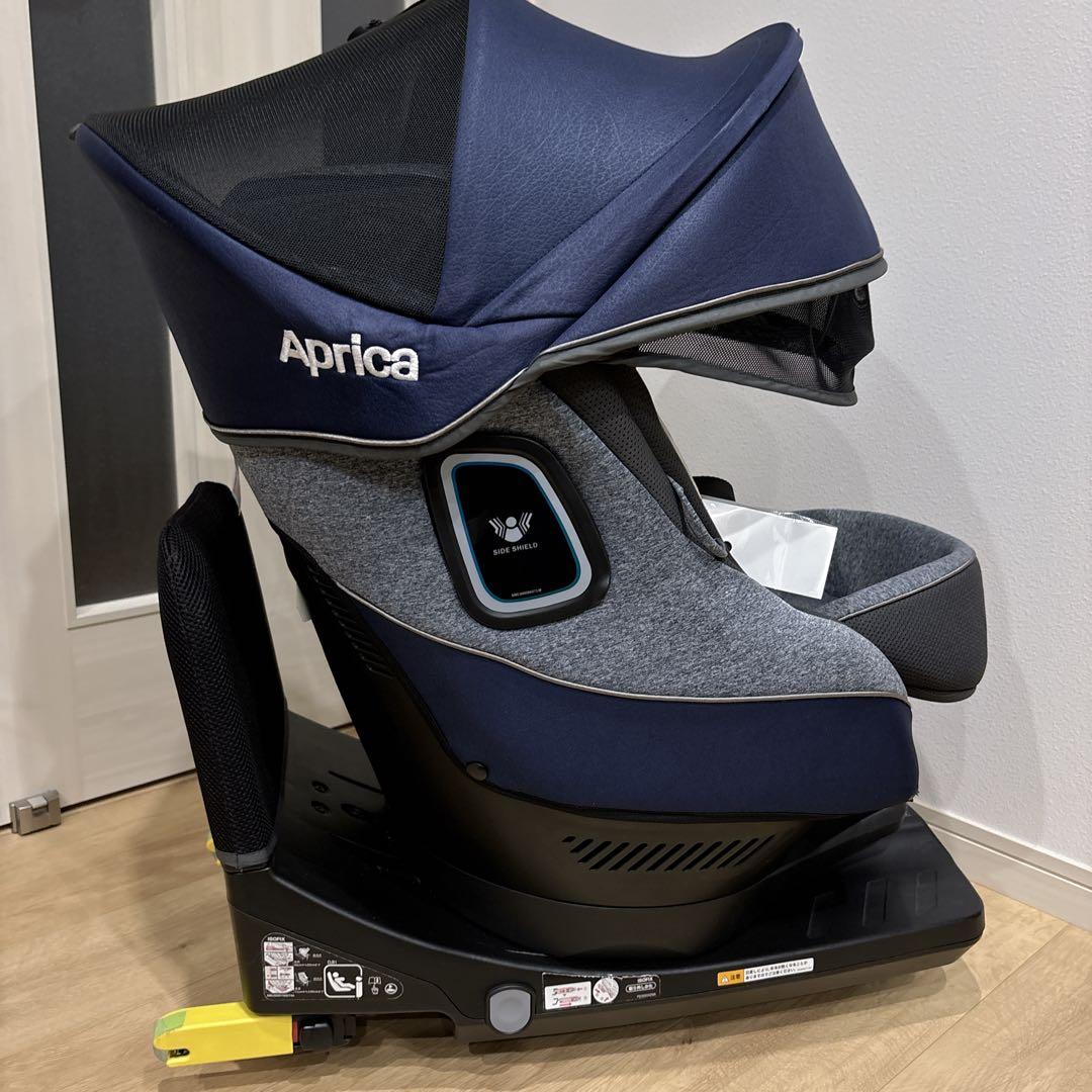 Aprica クルリラプラス　360° セーフティ　チャイルドシート ネイビー