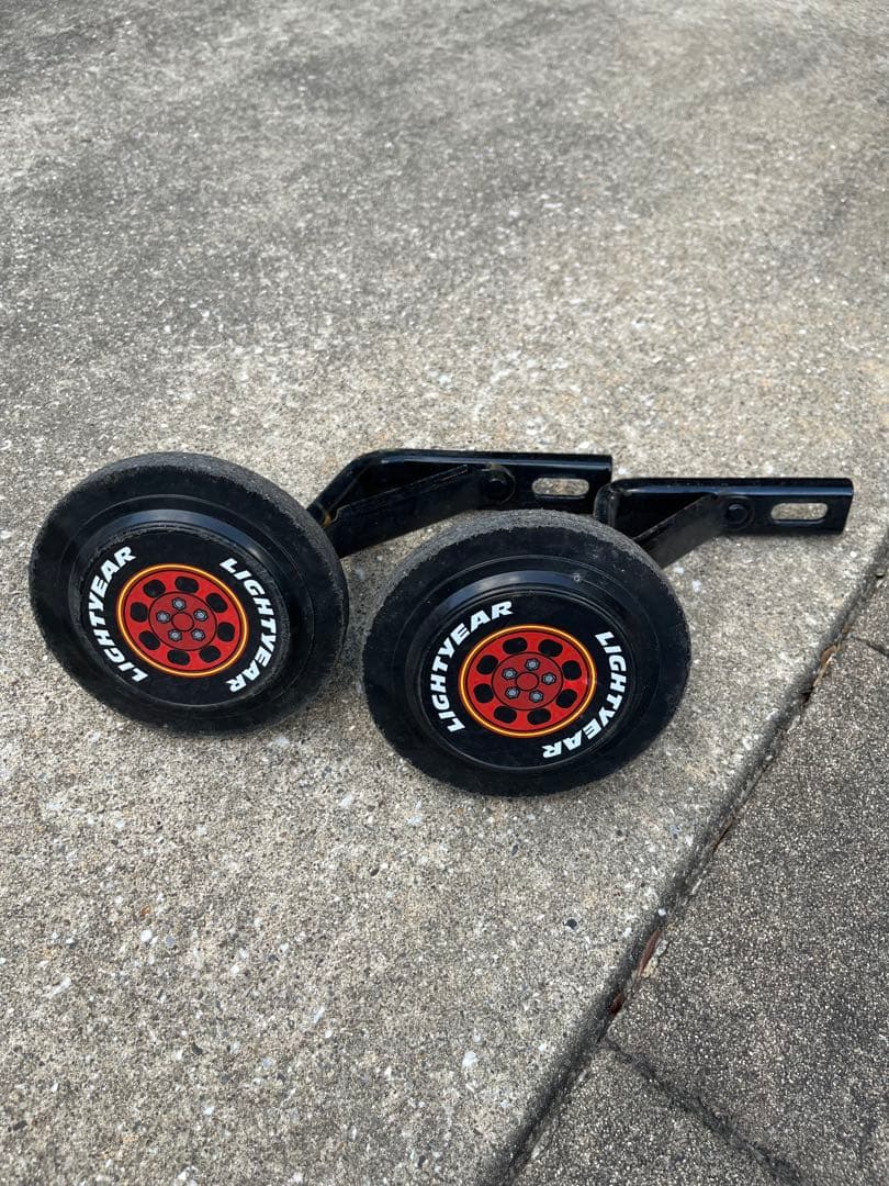 子供用自転車.バスケット付.ディズニー.カーズ.18インチ.ヘルメット新品未使用